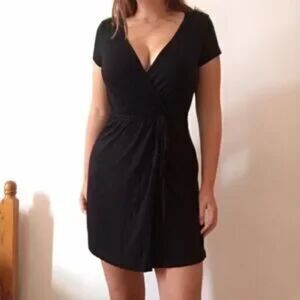 H&M Basics Black V-Neck Short Sleeve Wrap Dress Size Small